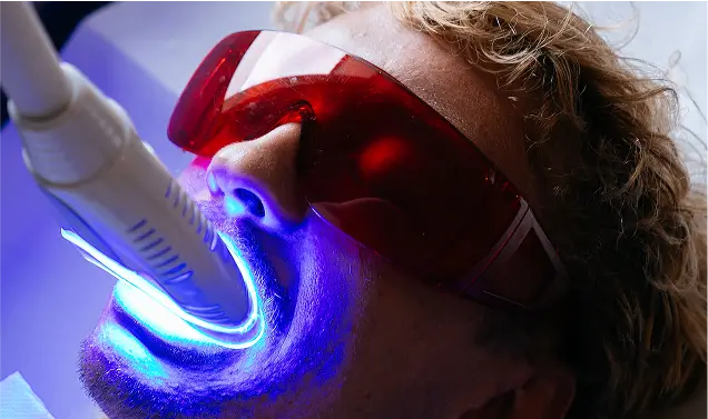 étape 2 soin éclaircissant avec lampe LED